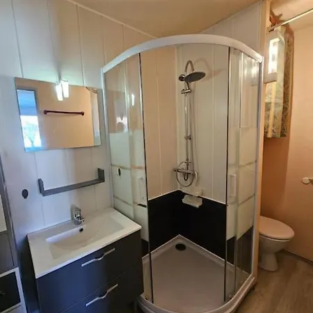 Pontaillac 200 M De La *